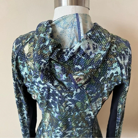 Lululemon Runbeam Hoodie Floral Sport White Multi/ Black 17877 - Picture 14 of 15